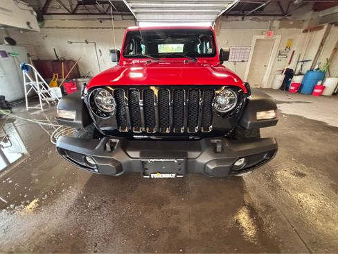 Used 2022 Jeep Wrangler Willys image 2