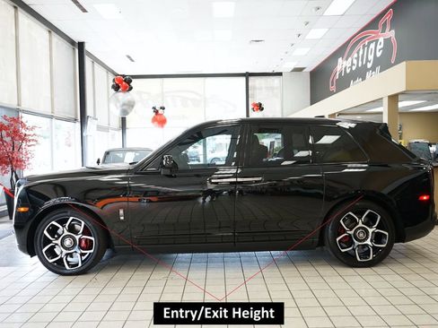 Used 2022 Rolls-Royce Cullinan Black Badge w/ Dark Exterior Package AWD/4WD image 5