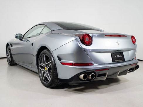 Used 2016 Ferrari California T RWD image 4