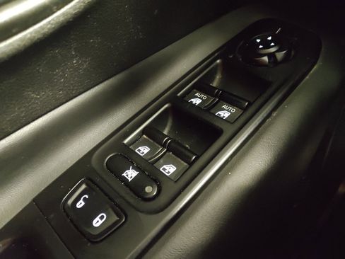 Used 2023 Jeep Renegade Latitude image 27