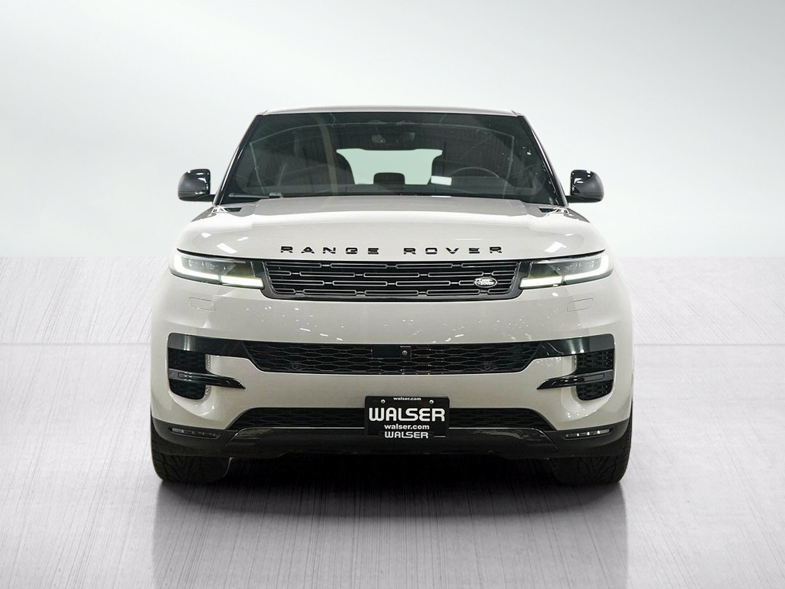 Used 2025 Land Rover Range Rover Sport SE AWD/4WD image 8