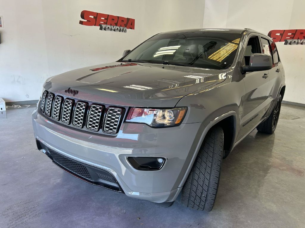 Used 2019 Jeep Grand Cherokee Altitude AWD/4WD image 7