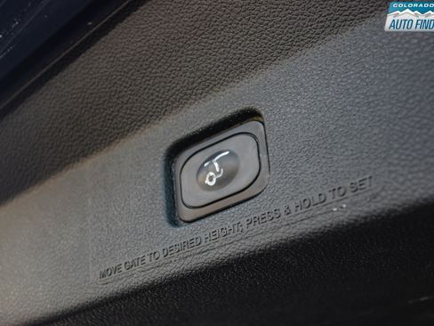 Used 2019 Ford Explorer Platinum image 32