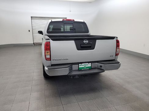 Used 2019 Nissan Frontier SV RWD image 6