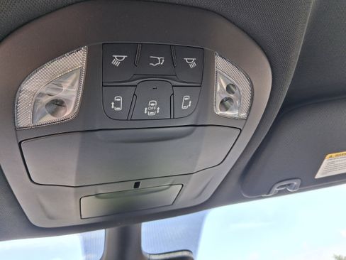 New 2027 Chrysler Pacifica Select FWD image 14