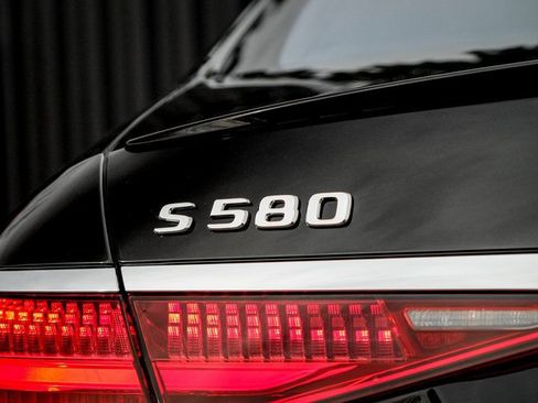 Used 2026 Mercedes-Benz S 580 4MATIC Sedan image 9