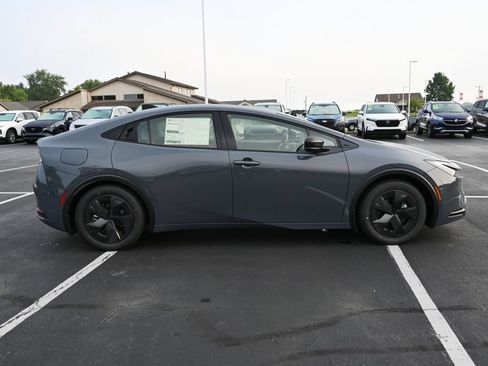 New 2026 Toyota Prius Plug-In Hybrid FWD image 9