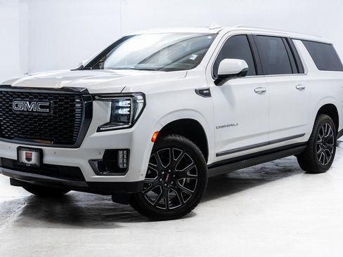 Used 2024 GMC Yukon XL Denali Ultimate AWD/4WD image 1