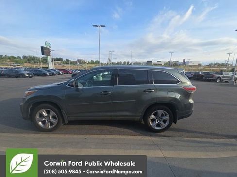 Used 2016 Toyota Highlander Limited w/ Driver Technology Package AWD/4WD image 7