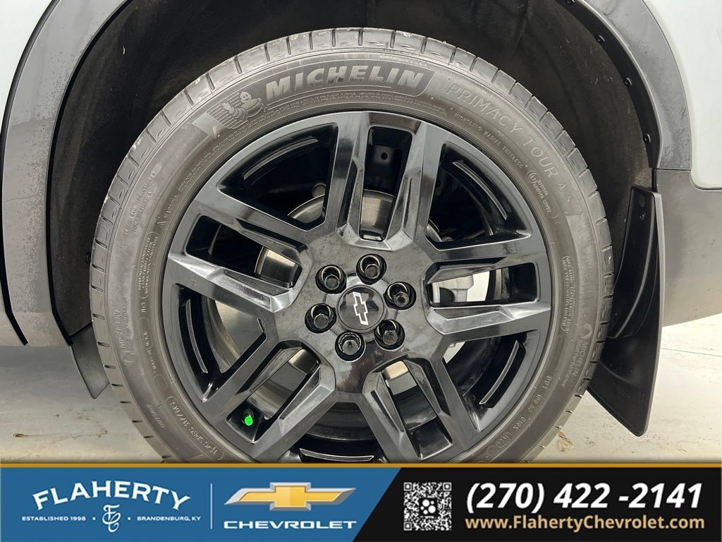 Used 2025 Chevrolet Blazer RS w/ Enhanced Convenience Package FWD image 19