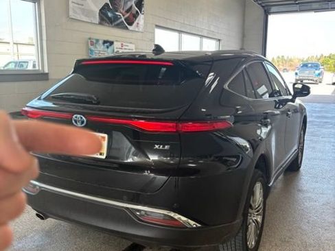 Used 2023 Toyota Venza XLE AWD/4WD image 3