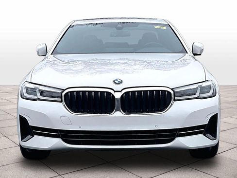 Used 2023 BMW 540i w/ Convenience Package image 3