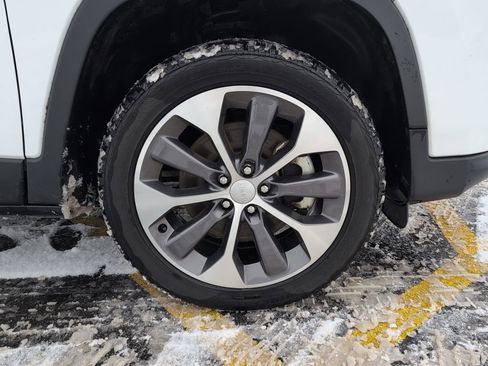 Used 2022 Jeep Cherokee Limited w/ Elite Package image 9