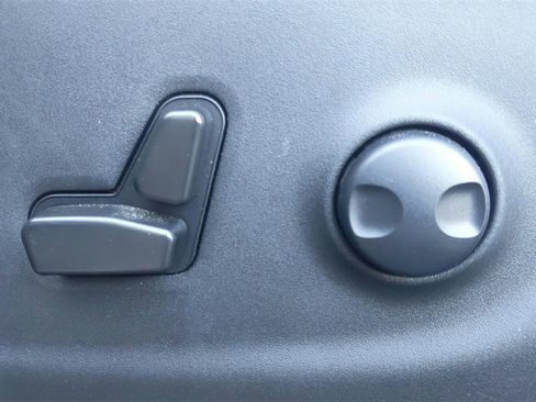 Used 2022 Jeep Cherokee Trailhawk w/ Premium Leather Package image 17