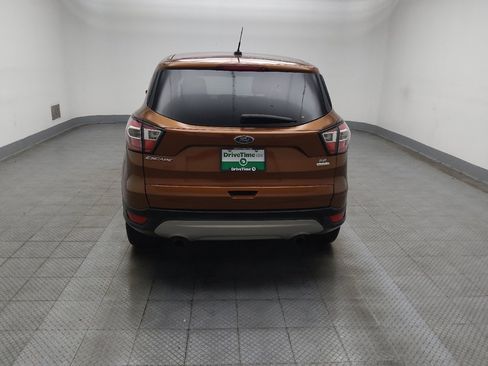 Used 2017 Ford Escape SE FWD image 6