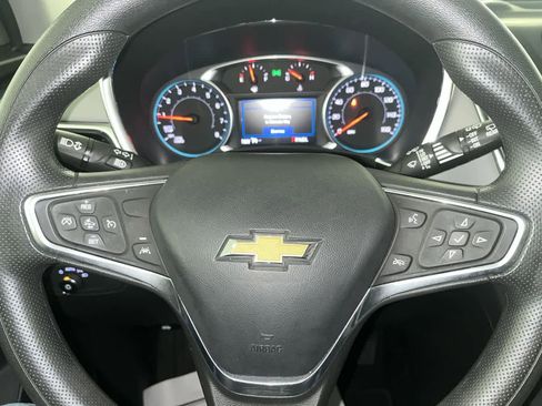 Used 2022 Chevrolet Equinox LS w/ LS Convenience Package image 14