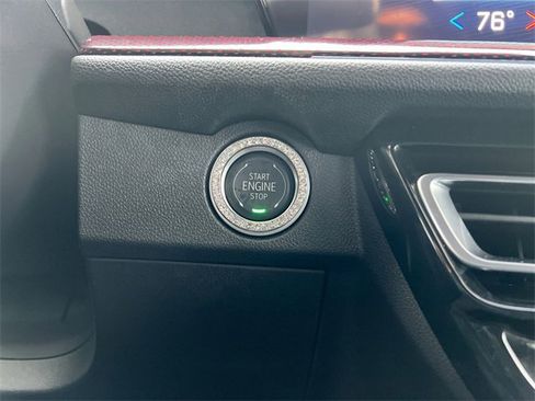 Used 2025 Chevrolet Traverse Z71 w/ Driver Confidence Package image 17