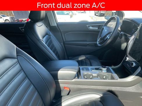 Used 2024 Ford Edge SEL image 11