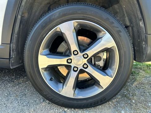 Used 2023 Jeep Grand Cherokee 4WD 4xe image 7