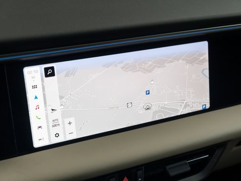 Certified 2025 Porsche Macan Electric image 30