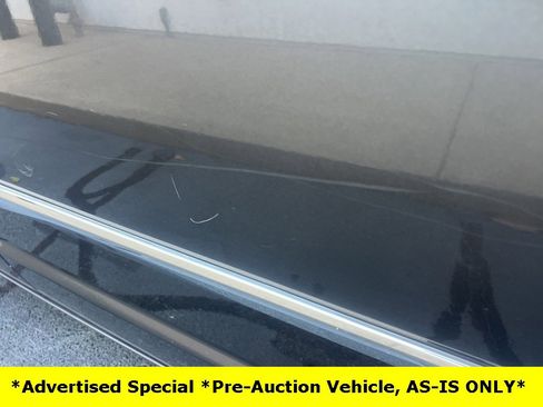 Used 2015 Chrysler Town & Country Touring image 17