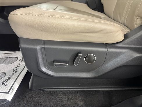 Used 2024 Ford Expedition Max Limited image 13