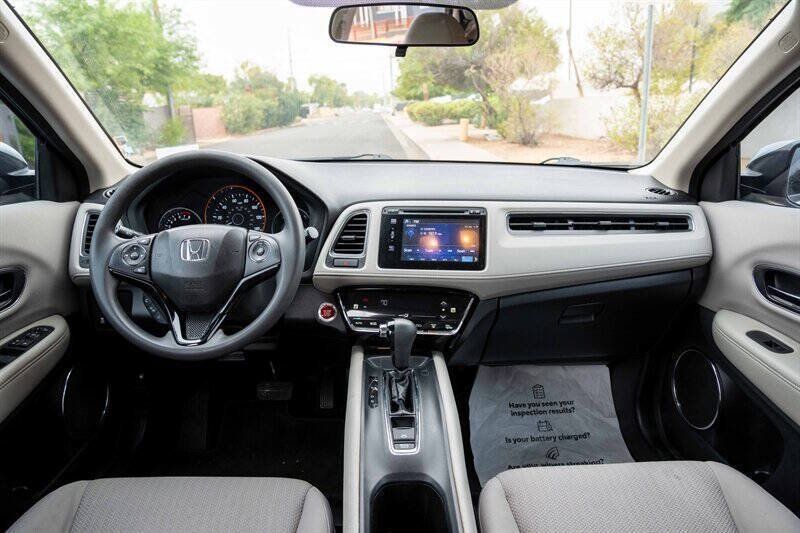 Used 2017 Honda HR-V EX image 18