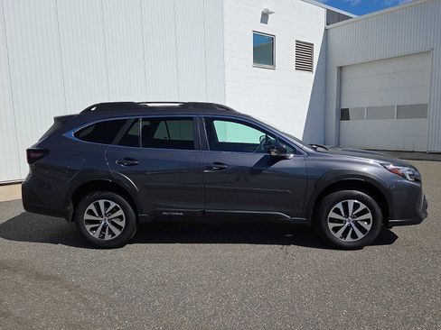 Used 2023 Subaru Outback Premium image 7