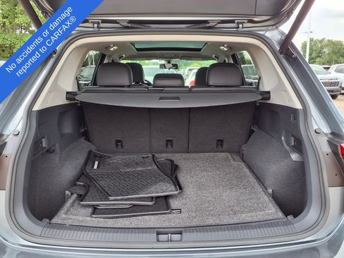 Used 2018 Volkswagen Tiguan SEL AWD/4WD image 12