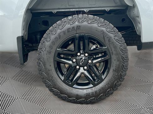 Used 2024 Chevrolet Silverado 1500 Custom Trail Boss image 28