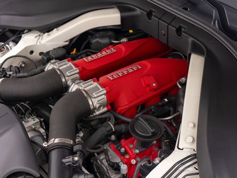 Used 2019 Ferrari Portofino RWD image 47