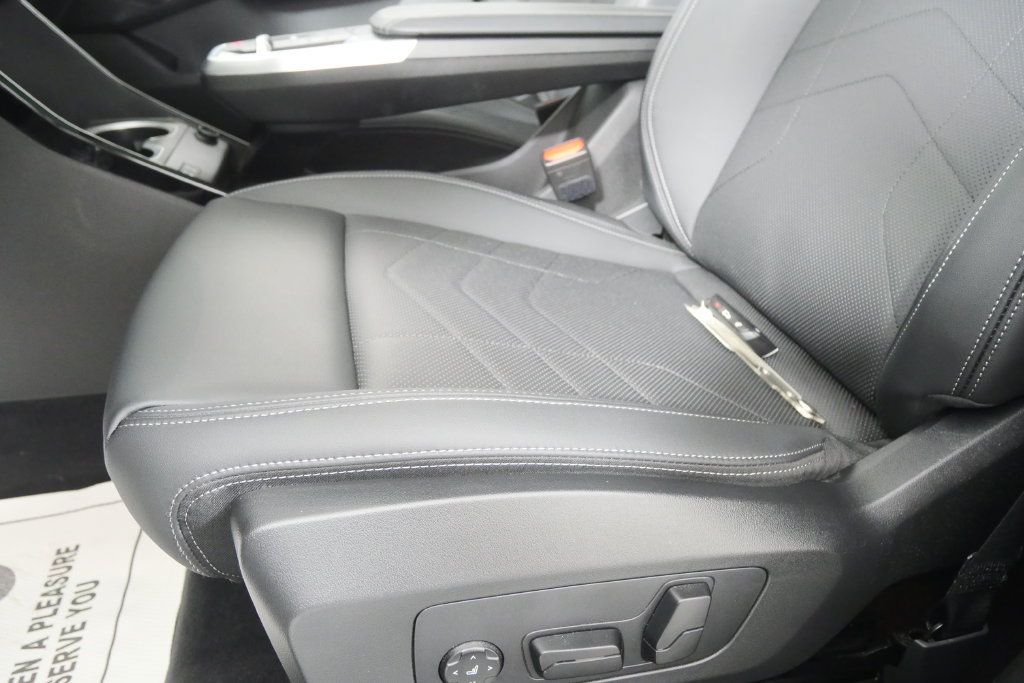 Certified 2026 BMW X1 xDrive28i AWD/4WD image 10