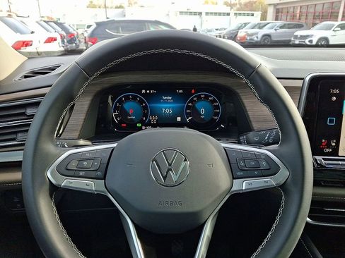 New 2026 Volkswagen Atlas SEL image 9