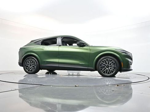 Used 2025 Ford Mustang Mach-E Premium image 33