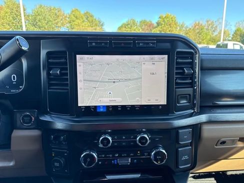 Used 2023 Ford F250 Lariat w/ Black Appearance Package image 18