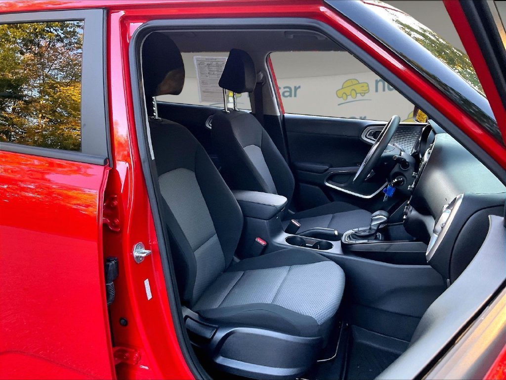 Used 2023 Kia Soul LX FWD image 11
