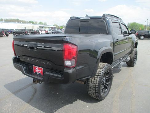Used 2019 Toyota Tacoma SR5 image 4