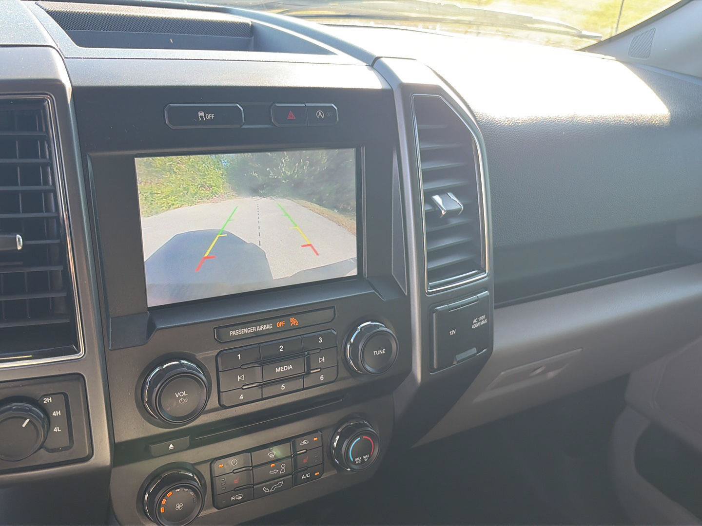 Used 2018 Ford F150 XLT w/ Equipment Group 302A Luxury AWD/4WD image 21