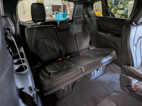 New 2026 Chrysler Pacifica Select image 7