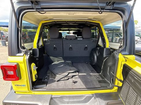 Used 2023 Jeep Wrangler Unlimited Rubicon 4xe w/ Cold Weather Group AWD/4WD image 31