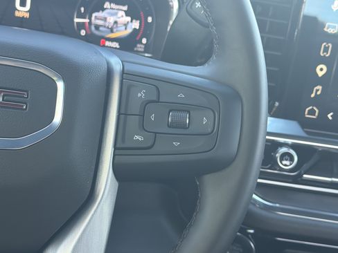 Used 2025 GMC Sierra 2500 SLT image 19