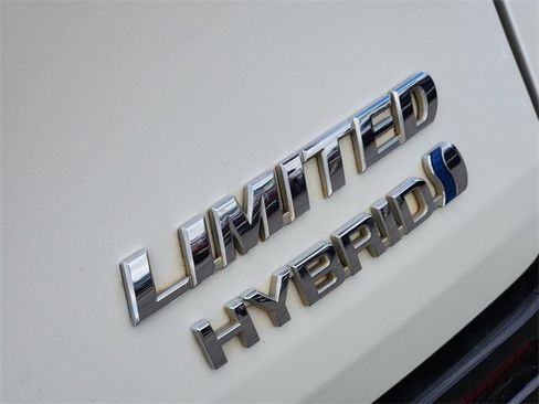 Used 2021 Toyota Sienna Limited image 12