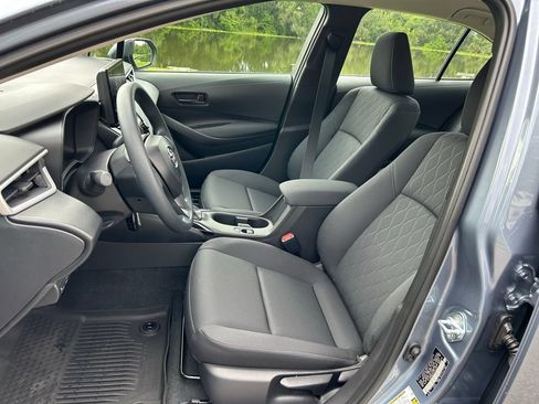Certified 2025 Toyota Corolla LE FWD image 14