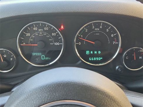 Used 2017 Jeep Wrangler Unlimited Sahara w/ Connectivity Group image 12