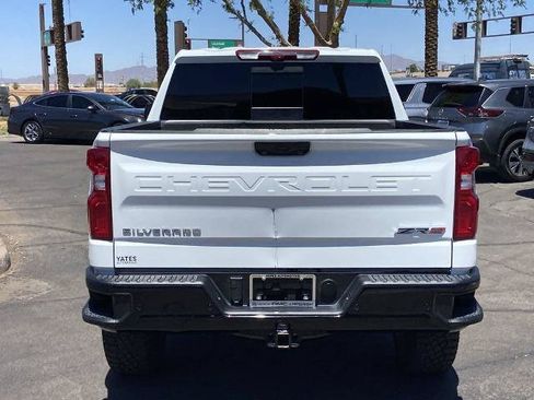 Used 2025 Chevrolet Silverado 1500 ZR2 w/ Technology Package AWD/4WD image 5