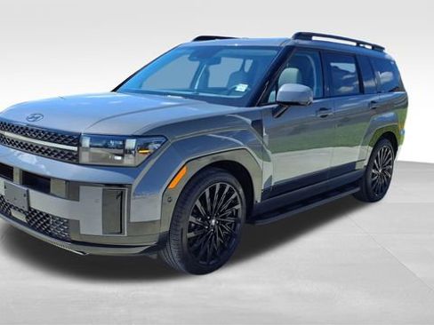 Used 2025 Hyundai Santa Fe Calligraphy w/ Tow & Go Package image 3