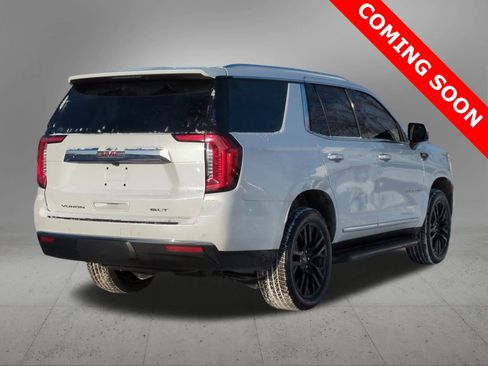 Used 2024 GMC Yukon SLT w/ SLT Luxury Package image 6
