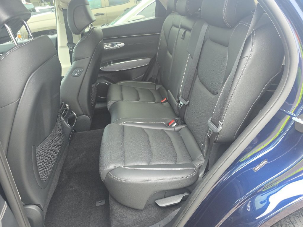 Used 2024 Genesis GV70 2.5T w/ Advanced Package AWD/4WD image 6