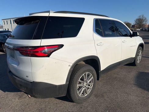 Used 2023 Chevrolet Traverse LT image 3