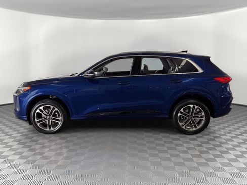 Certified 2025 Audi Q5 Premium w/ Premium Plus AWD/4WD image 2